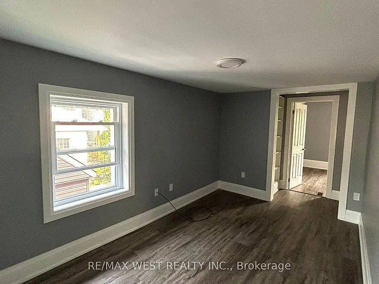 16 Albert St N #2 — Photo 6