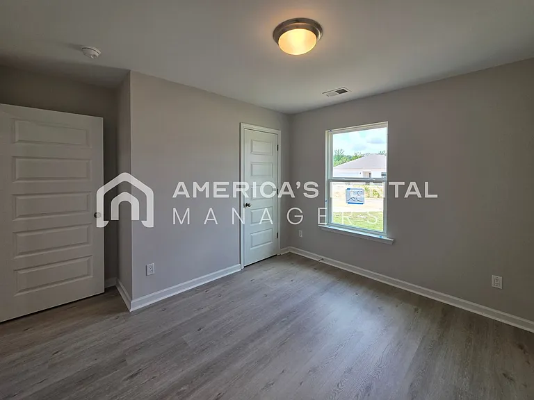 10303 Squires Way — Photo 10