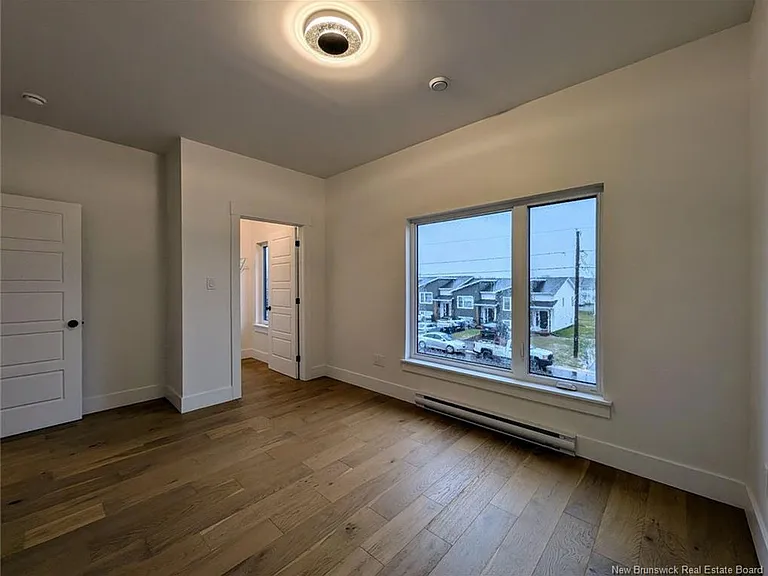 124 Ernest St — Photo 18