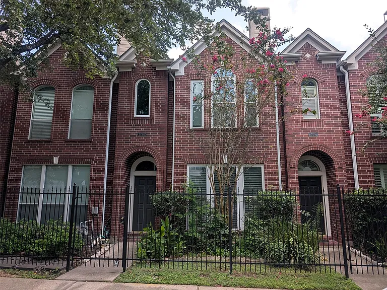1405 Rosalie St — Photo 1