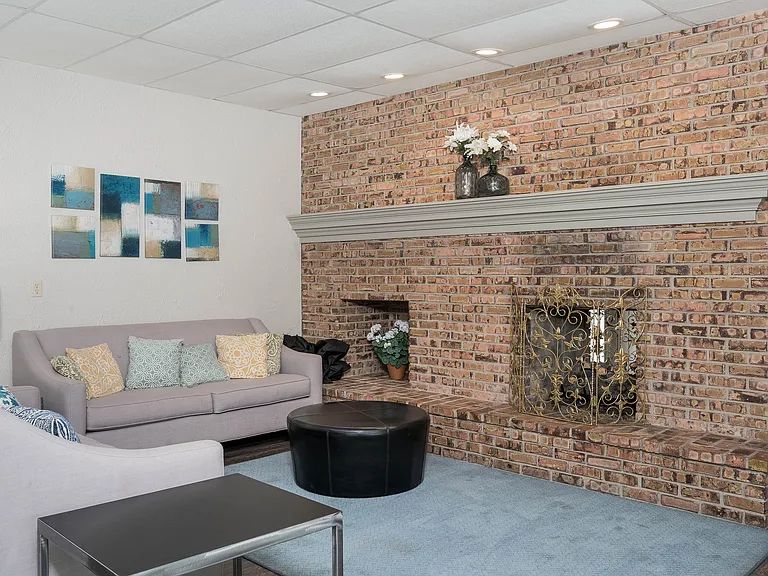Briarlane Apartments — Photo 11