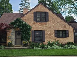 100 S George St, Mount Prospect, IL 60056