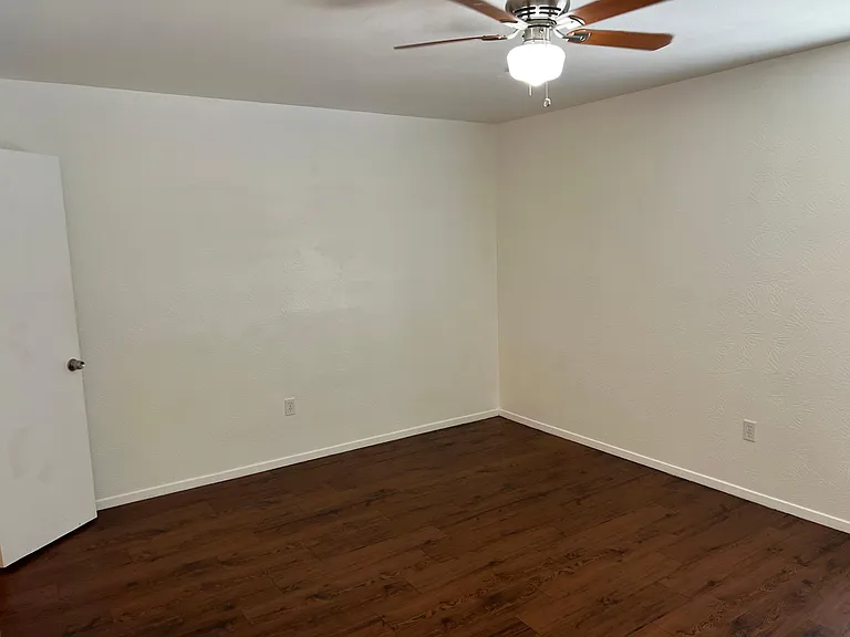 12828 Woodbend Ct — Photo 30