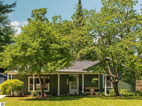 4077 Evelyn St, Traverse City, MI 49686