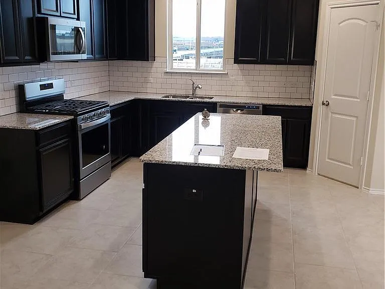 2212 Cliffbrake Way — Photo 3