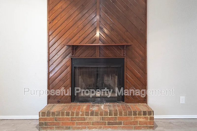 3 bed, 2.0 bath, 1162 sqft, $1,399 — Photo 4