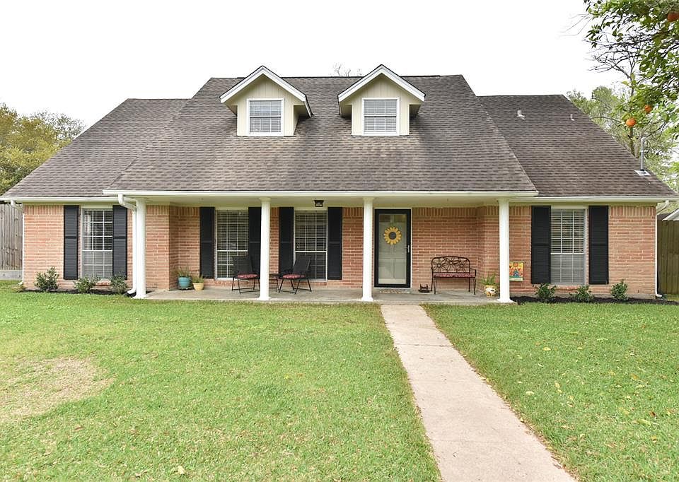 1st image of 3216 Regal Oaks Dr