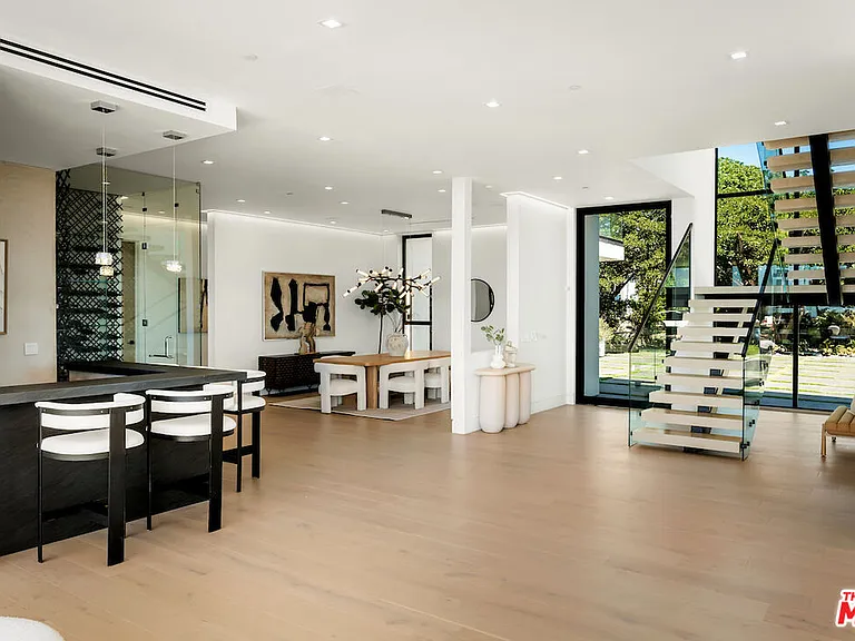 5931 Kanan Dume Rd — Photo 26