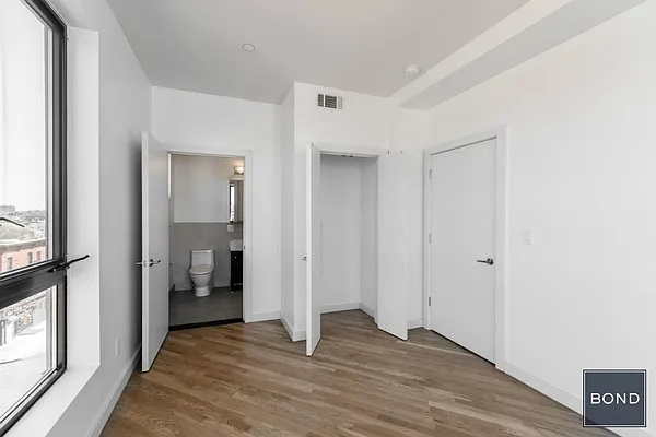Rented by Bond New York | media 18