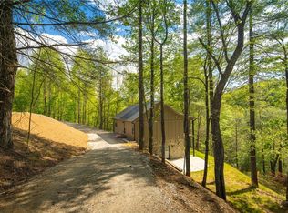 114 Woodpecker Rd, Purlear, NC 28665