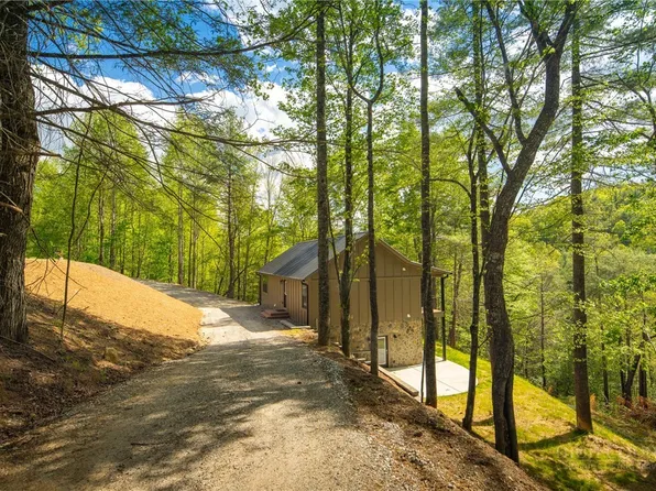 114 Woodpecker Road, Purlear, NC 28665