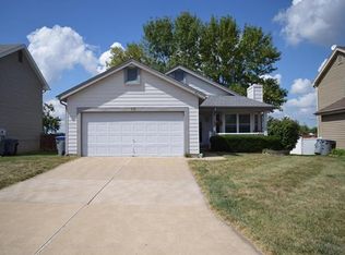 10 Aspen Pointe Dr, Saint Peters, MO 63376