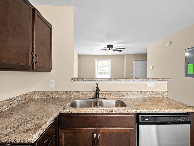 Appleton Dr - 614 (x4) — Photo 10