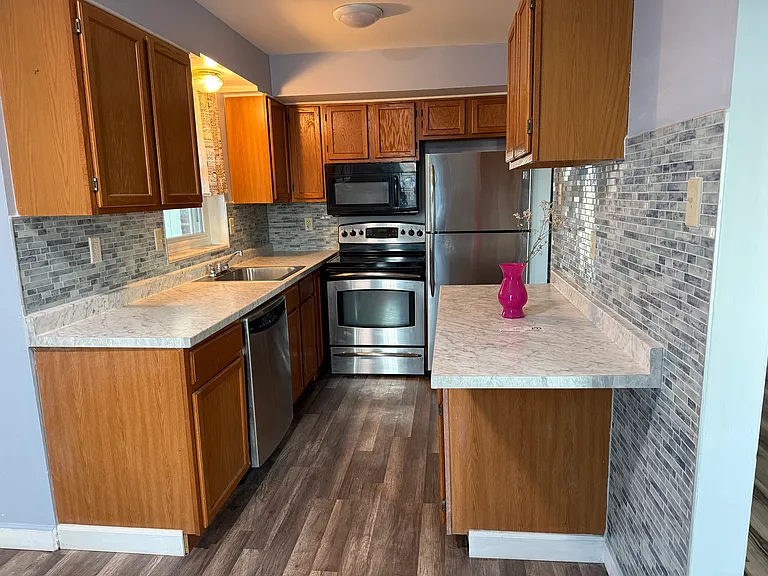 11910 Gravois Rd #3 — Photo 7