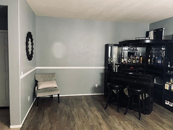 5th image of 13865 Rosemary St