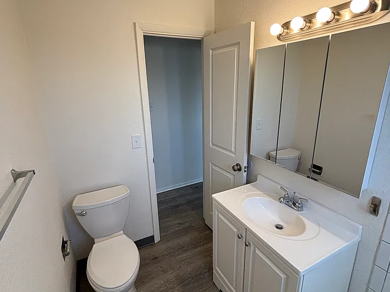 645 Voiles Pl #1 — Photo 12