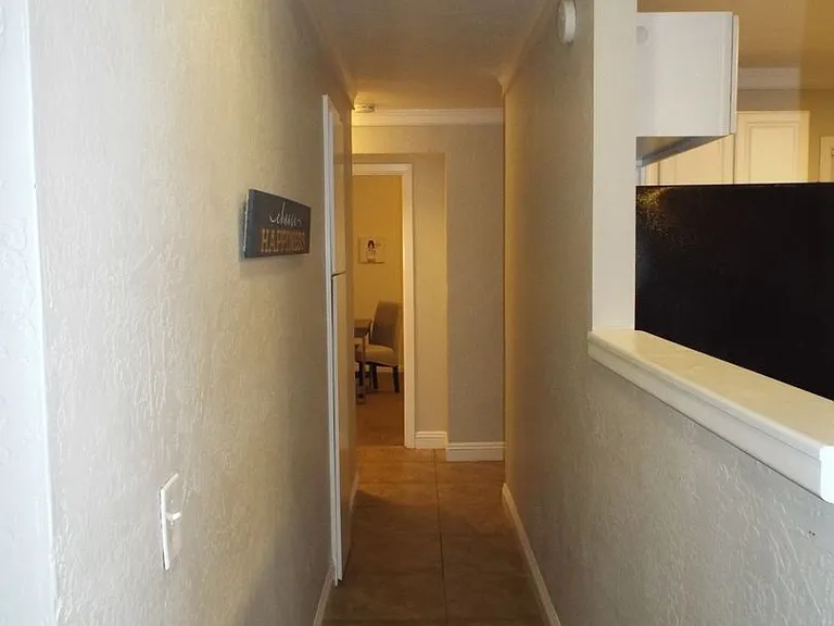 0605 - 303 Hickory St — Photo 16