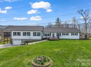 1086 Carters Ridge Rd, Spruce Pine, NC 28777