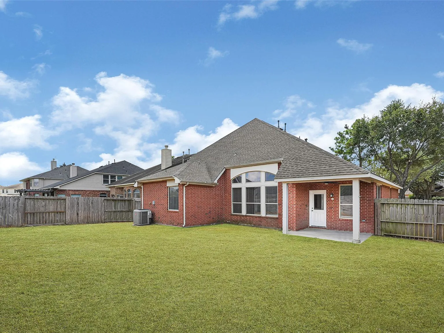 5 bed, 3.5 bath, 2846 sqft, $3,250 — Photo 4