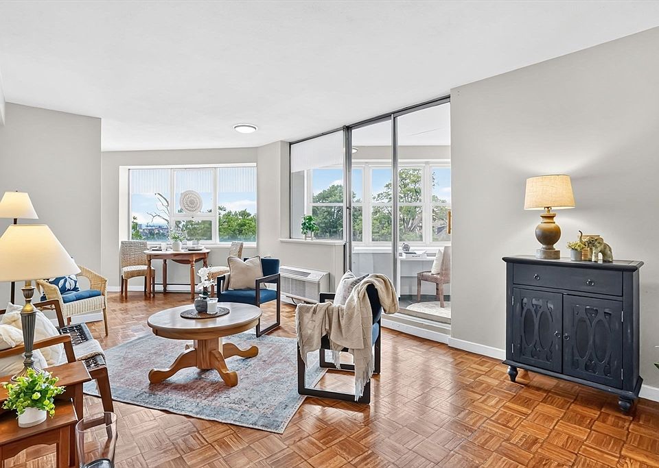 1st image of 101 Mulberry St APT 519