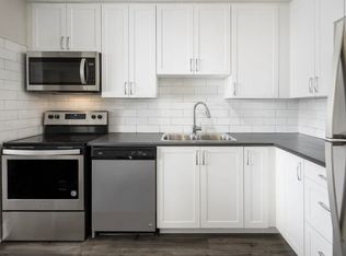 7 Albert St #201, Whitchurch Stouffville, ON L4A 4H4