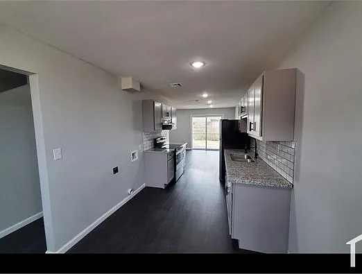 3610 Springlake Dr #102 — Photo 2