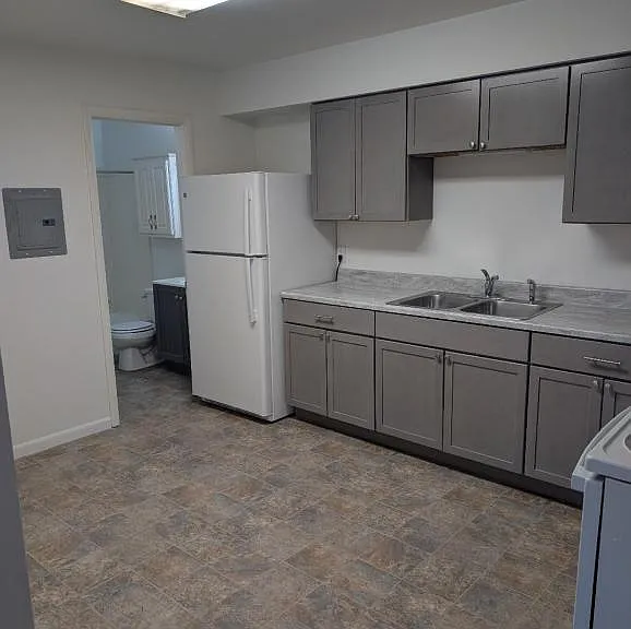 1822 Sunnyside Dr #2 — Photo 2
