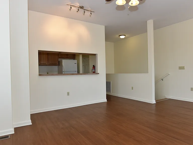 320 S Dunn — Photo 43