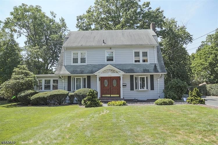 1st image of 174 Mount Pleasant Ave