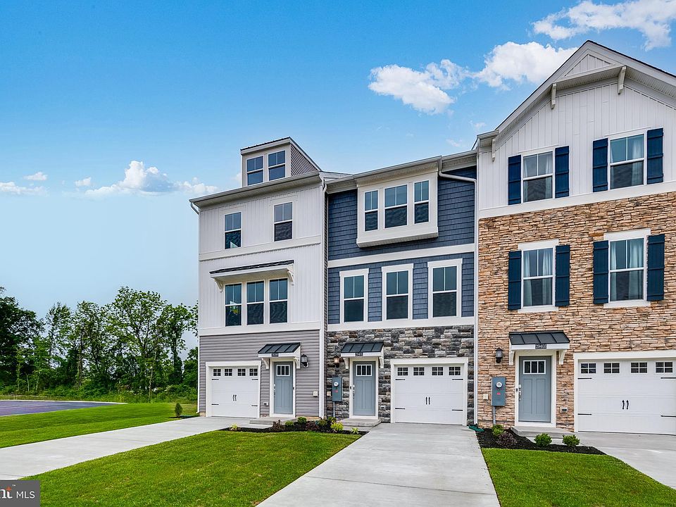 1st image of 29401 Oxford Dr