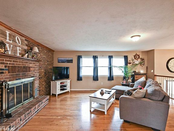 2nd image of 1618 Evergreen Dr