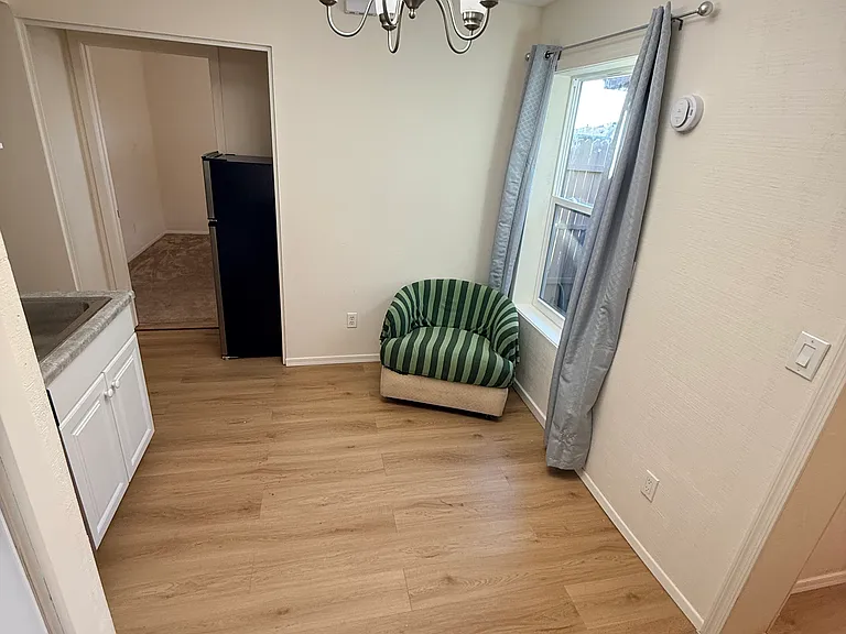 5230 W Carol Ave — Photo 2