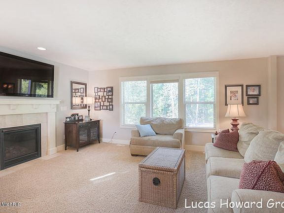 4th image of 3672 Little Hampton Ct NE #44