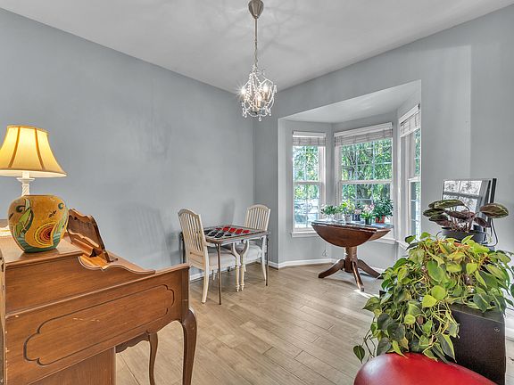 4th image of 9539 Glenhill Dr