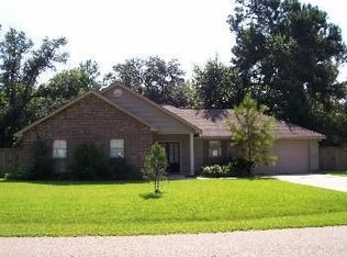 216 Ruelle Du Chene Dr, Madisonville, LA 70447