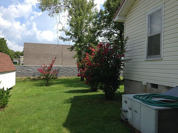 4th image of 104 Wood St