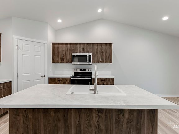 3rd image of 7166 E Shields Dr