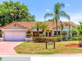 5920 NW 46th Mnr, Coral Springs, FL 33067