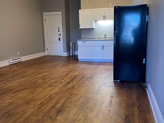 4th image of 19 W Central St #1
