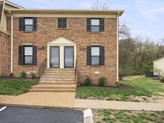 3rd image of 741 Fox Ridge Dr