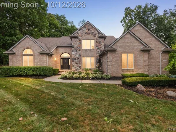 17840 Christine Blvd N, Clinton Township, MI 48038