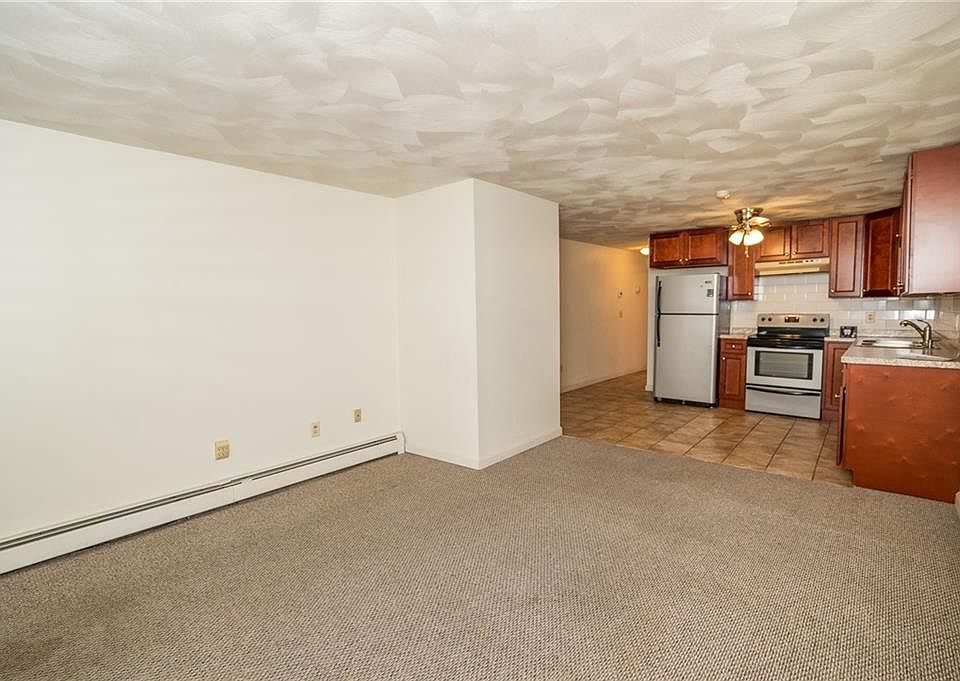 Oakwood Gardens Condominiums 569 Smithfield Rd Providence RI Zillow