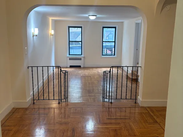 475 West 186th Street image 4 of 9