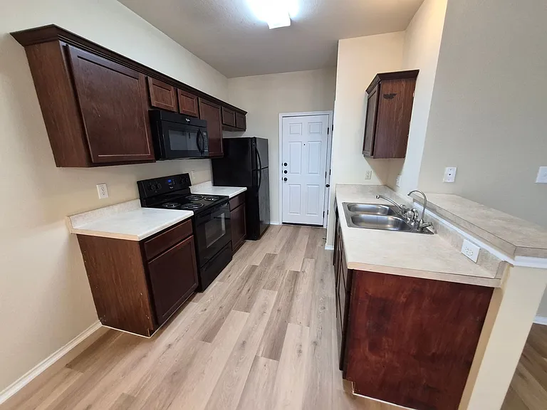 7206 Colina Way — Photo 10