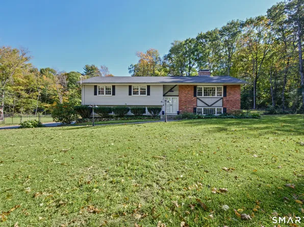 27 Berkshire Drive, New Hartford, CT 06057