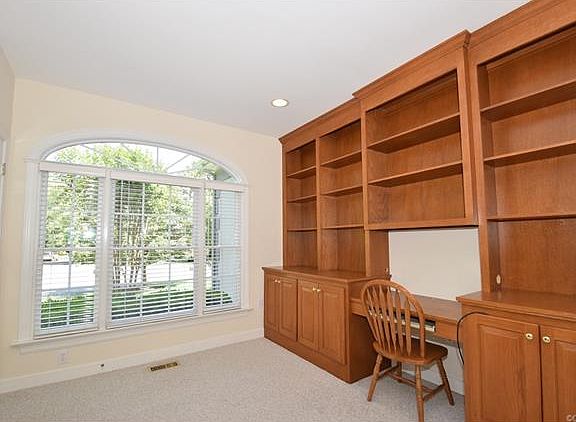 5th image of 5605 Stoneacre Pl