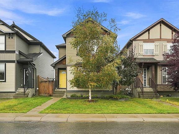 2nd image of 106 NW Autumn Cres SE