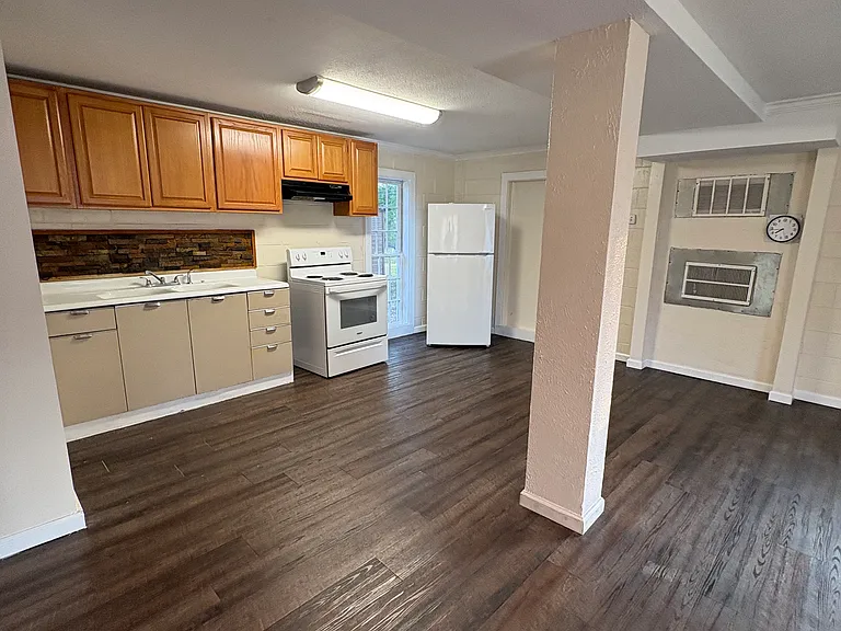 2018 McIntosh Rd #B — Photo 2