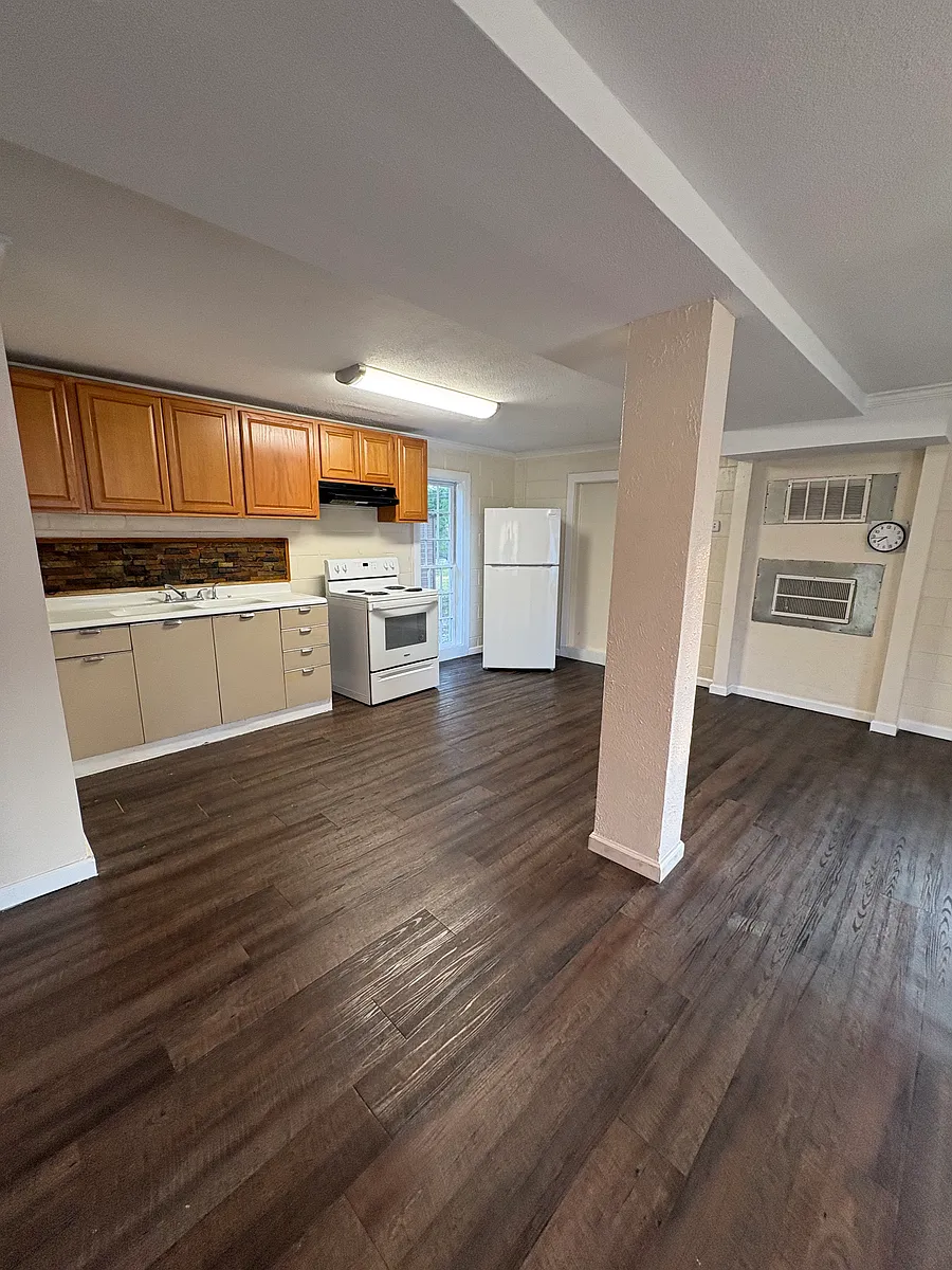 Building Photo - 2018 McIntosh Rd #B