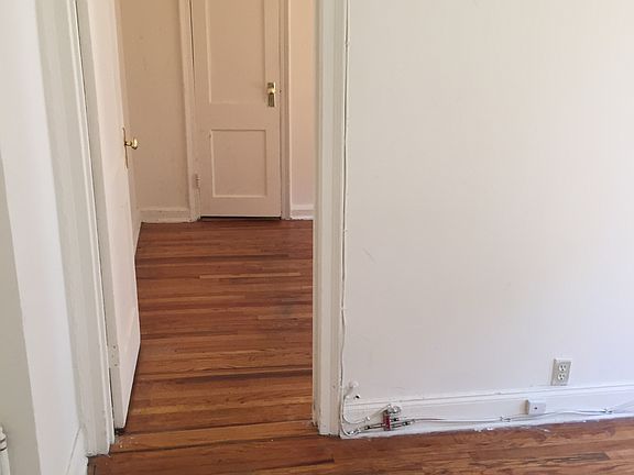 4th image of 4306 47th St